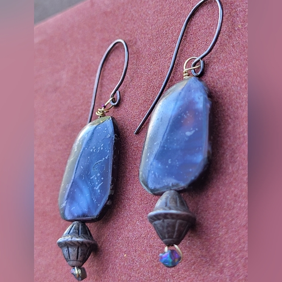 Beaded dangle earrings 2-1/4" - Picture 1 of 8